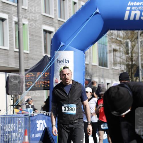 06.04.2025 - 44. Internationalen Wilhelmsburger Insellauf A. Gomolzig http://msf.ph/oto/7555521 06.04.2025 10:41:16 Ziel 3390, 3505, 3635, 4011, 4069, 4111, 4481, 4499 meine-sportfotos.de