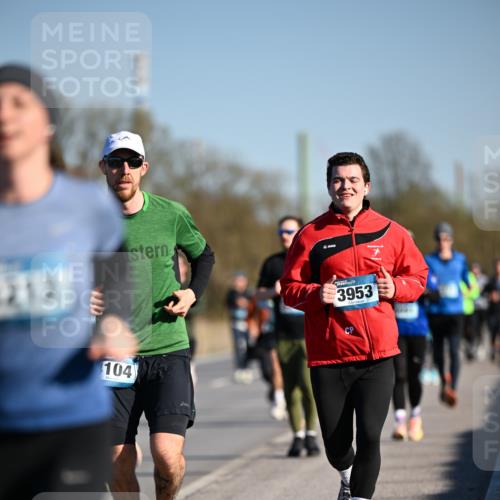 06.04.2025 - 44. Internationalen Wilhelmsburger Insellauf Dr. Thomas Lammeyer http://msf.ph/oto/7555526 06.04.2025 09:31:22 Laufen 312, 3953, 104 meine-sportfotos.de