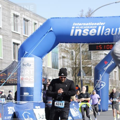 06.04.2025 - 44. Internationalen Wilhelmsburger Insellauf A. Gomolzig http://msf.ph/oto/7555531 06.04.2025 10:41:07 Ziel 3505, 3635, 4241, 4481, 4577, 5132 meine-sportfotos.de
