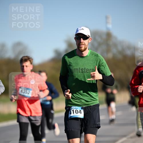 06.04.2025 - 44. Internationalen Wilhelmsburger Insellauf Dr. Thomas Lammeyer http://msf.ph/oto/7555537 06.04.2025 09:31:23 Laufen 4352, 4104 meine-sportfotos.de