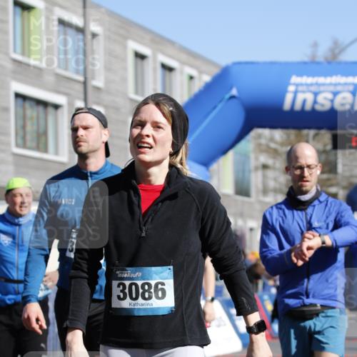 06.04.2025 - 44. Internationalen Wilhelmsburger Insellauf A. Gomolzig http://msf.ph/oto/7555542 06.04.2025 10:40:57 Ziel 3467, 4147, 4280, 4438, 4577, 5132 meine-sportfotos.de