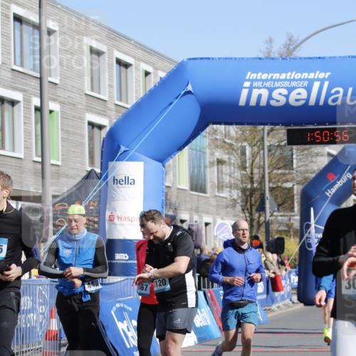06.04.2025 - 44. Internationalen Wilhelmsburger Insellauf A. Gomolzig http://msf.ph/oto/7555544 06.04.2025 10:40:54 Ziel 3467, 4147, 4202, 4280, 4438 meine-sportfotos.de