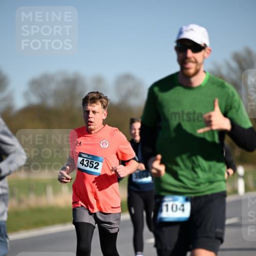 06.04.2025 - 44. Internationalen Wilhelmsburger Insellauf Dr. Thomas Lammeyer http://msf.ph/oto/7555545 06.04.2025 09:31:24 Laufen 4352, 104 meine-sportfotos.de