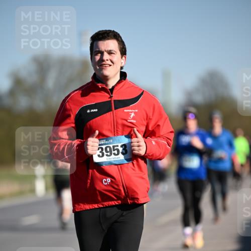 06.04.2025 - 44. Internationalen Wilhelmsburger Insellauf Dr. Thomas Lammeyer http://msf.ph/oto/7555551 06.04.2025 09:31:25 Laufen 3953 meine-sportfotos.de