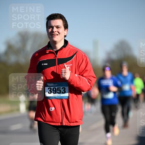 06.04.2025 - 44. Internationalen Wilhelmsburger Insellauf Dr. Thomas Lammeyer http://msf.ph/oto/7555553 06.04.2025 09:31:25 Laufen 3953 meine-sportfotos.de