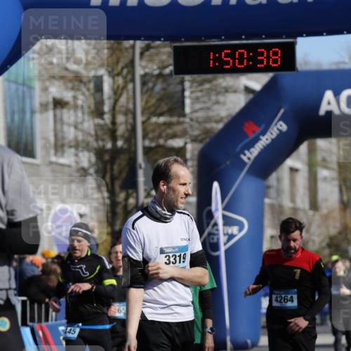 06.04.2025 - 44. Internationalen Wilhelmsburger Insellauf A. Gomolzig http://msf.ph/oto/7555558 06.04.2025 10:40:36 Ziel 3021, 3263, 3319, 3574, 3617, 3652, 3974, 4139, 4264, 4445 meine-sportfotos.de
