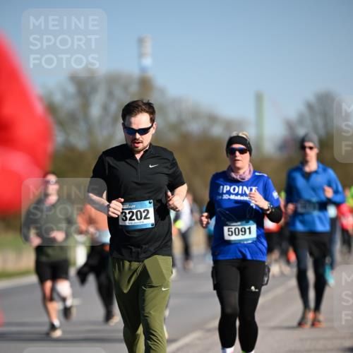 06.04.2025 - 44. Internationalen Wilhelmsburger Insellauf Dr. Thomas Lammeyer http://msf.ph/oto/7555559 06.04.2025 09:31:26 Laufen 3202, 3, 5091 meine-sportfotos.de