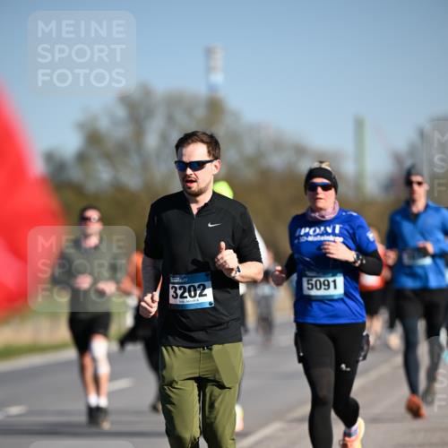 06.04.2025 - 44. Internationalen Wilhelmsburger Insellauf Dr. Thomas Lammeyer http://msf.ph/oto/7555561 06.04.2025 09:31:27 Laufen 3202, 5091 meine-sportfotos.de