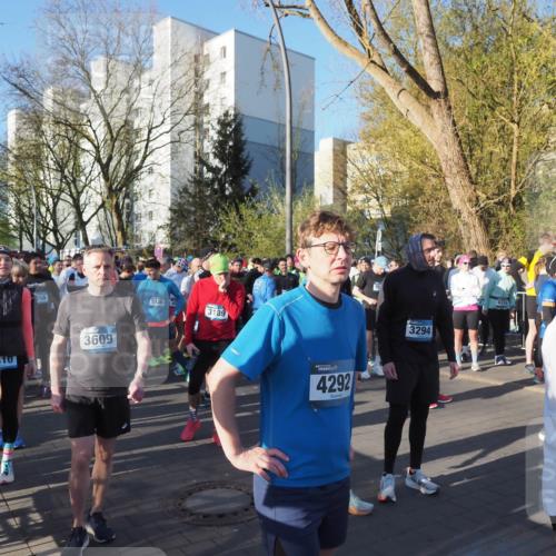 06.04.2025 - 44. Internationalen Wilhelmsburger Insellauf Luisa Fischer http://msf.ph/oto/7555565 06.04.2025 08:45:52 Ziel 358, 4496, 4410, 3609, 5126, 43, 3189, 4292, 3294, 4378 meine-sportfotos.de