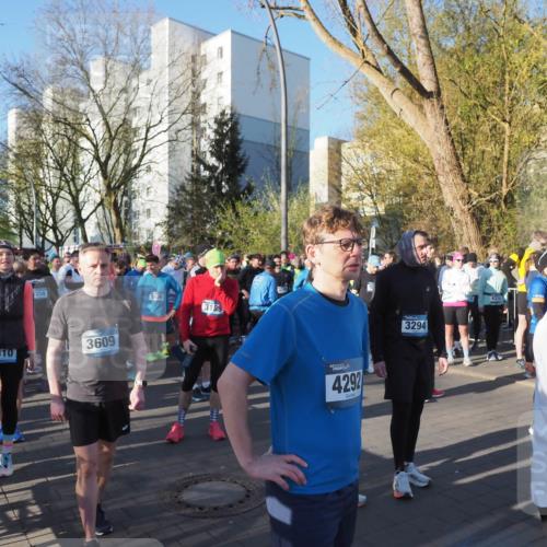 06.04.2025 - 44. Internationalen Wilhelmsburger Insellauf Luisa Fischer http://msf.ph/oto/7555571 06.04.2025 08:45:52 Ziel 4496, 358, 4410, 3609, 5126, 3189, 4292, 3294, 4378 meine-sportfotos.de
