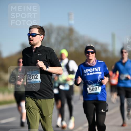 06.04.2025 - 44. Internationalen Wilhelmsburger Insellauf Dr. Thomas Lammeyer http://msf.ph/oto/7555572 06.04.2025 09:31:27 Laufen 3202, 1, 5091 meine-sportfotos.de