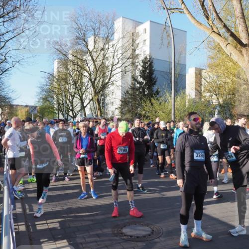 06.04.2025 - 44. Internationalen Wilhelmsburger Insellauf Luisa Fischer http://msf.ph/oto/7555573 06.04.2025 08:46:01 Ziel 5001, 4410, 4358, 65, 3624, 3189, 514, 3295, 4371, 294, 437 meine-sportfotos.de