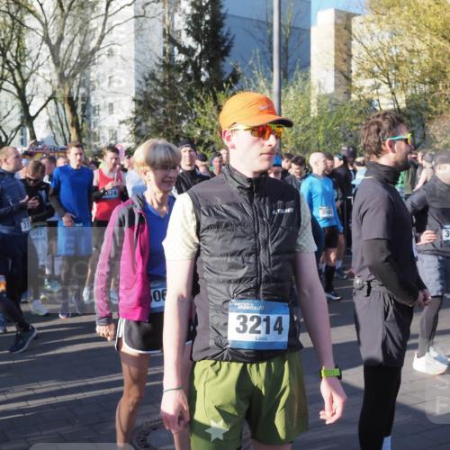 06.04.2025 - 44. Internationalen Wilhelmsburger Insellauf Luisa Fischer http://msf.ph/oto/7555584 06.04.2025 08:46:21 Ziel 4357, 31, 1591, 624, 3214, 380, 361, 3324 meine-sportfotos.de