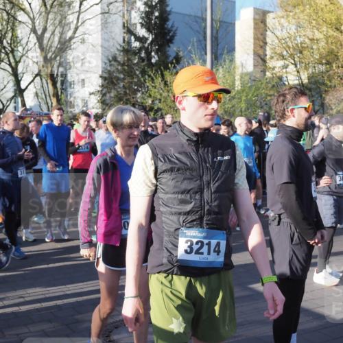 06.04.2025 - 44. Internationalen Wilhelmsburger Insellauf Luisa Fischer http://msf.ph/oto/7555586 06.04.2025 08:46:21 Ziel 4357, 317, 624, 30, 0, 3214, 361, 3324, 32 meine-sportfotos.de