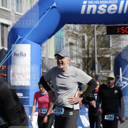 06.04.2025 - 44. Internationalen Wilhelmsburger Insellauf A. Gomolzig http://msf.ph/oto/7555591 06.04.2025 10:40:05 Ziel 3544, 3729, 3887, 4380, 5130 meine-sportfotos.de