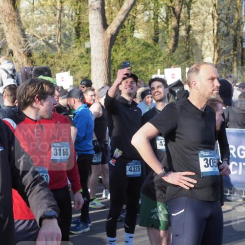 06.04.2025 - 44. Internationalen Wilhelmsburger Insellauf Luisa Fischer http://msf.ph/oto/7555604 06.04.2025 08:47:11 Ziel 34, 53, 3189, 373, 4325, 42, 30 meine-sportfotos.de