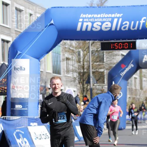 06.04.2025 - 44. Internationalen Wilhelmsburger Insellauf A. Gomolzig http://msf.ph/oto/7555606 06.04.2025 10:39:59 Ziel 3544, 3729, 3872, 3887, 4344 meine-sportfotos.de