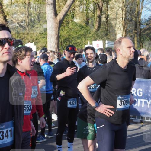 06.04.2025 - 44. Internationalen Wilhelmsburger Insellauf Luisa Fischer http://msf.ph/oto/7555610 06.04.2025 08:47:12 Ziel 341, 89, 553, 2, 92, 4325, 4206, 305 meine-sportfotos.de