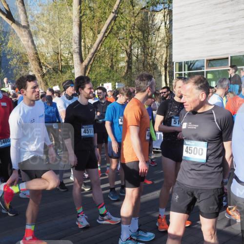 06.04.2025 - 44. Internationalen Wilhelmsburger Insellauf Luisa Fischer http://msf.ph/oto/7555616 06.04.2025 08:47:40 Ziel 4081, 3460, 4511, 51, 4500, 9 meine-sportfotos.de