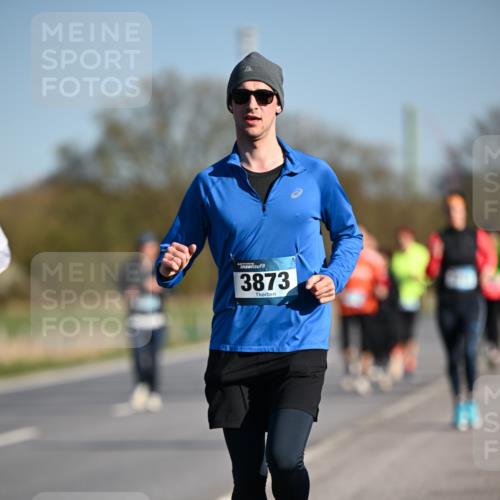 06.04.2025 - 44. Internationalen Wilhelmsburger Insellauf Dr. Thomas Lammeyer http://msf.ph/oto/7555637 06.04.2025 09:31:31 Laufen 3873 meine-sportfotos.de