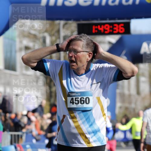 06.04.2025 - 44. Internationalen Wilhelmsburger Insellauf A. Gomolzig http://msf.ph/oto/7555643 06.04.2025 10:39:34 Ziel 4356, 5095, 5179 meine-sportfotos.de