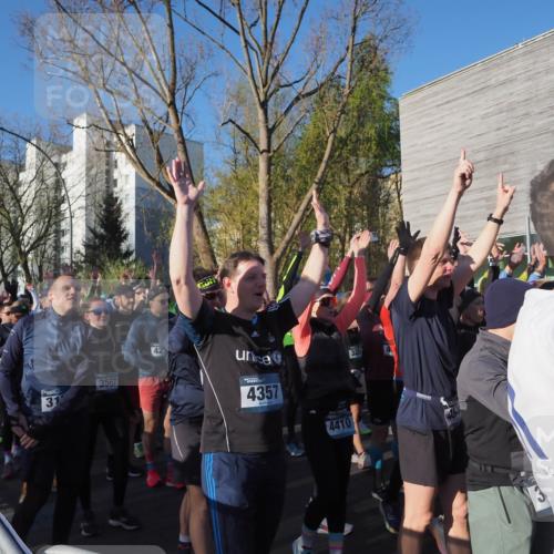 06.04.2025 - 44. Internationalen Wilhelmsburger Insellauf Luisa Fischer http://msf.ph/oto/7555652 06.04.2025 08:48:33 Ziel 4014, 31, 3562, 42, 4357, 2, 4410, 3 meine-sportfotos.de