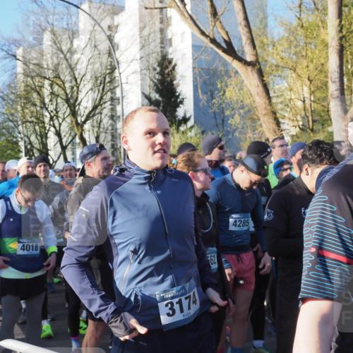 06.04.2025 - 44. Internationalen Wilhelmsburger Insellauf Luisa Fischer http://msf.ph/oto/7555664 06.04.2025 08:48:49 Ziel 4018, 3174, 62, 4285 meine-sportfotos.de