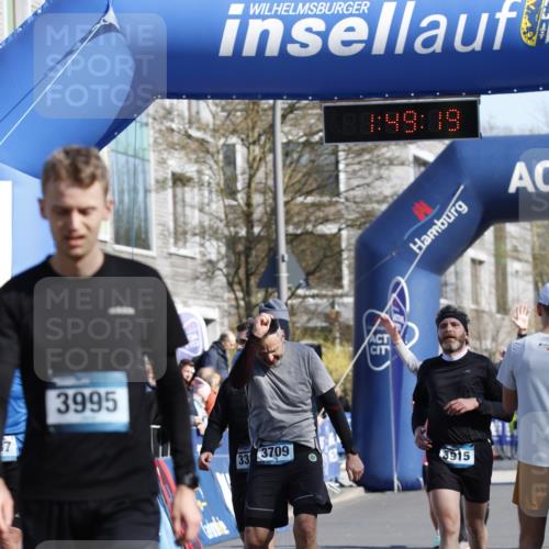 06.04.2025 - 44. Internationalen Wilhelmsburger Insellauf A. Gomolzig http://msf.ph/oto/7555670 06.04.2025 10:39:17 Ziel 3350, 3709, 3915, 4047, 4253, 4337, 4359 meine-sportfotos.de