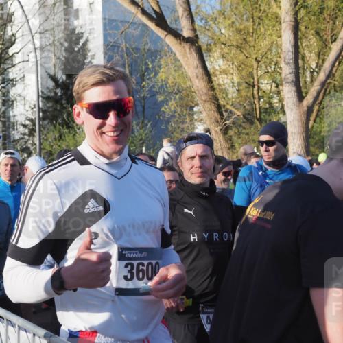 06.04.2025 - 44. Internationalen Wilhelmsburger Insellauf Luisa Fischer http://msf.ph/oto/7555671 06.04.2025 08:49:04 Ziel 5143, 3600, 2024 meine-sportfotos.de