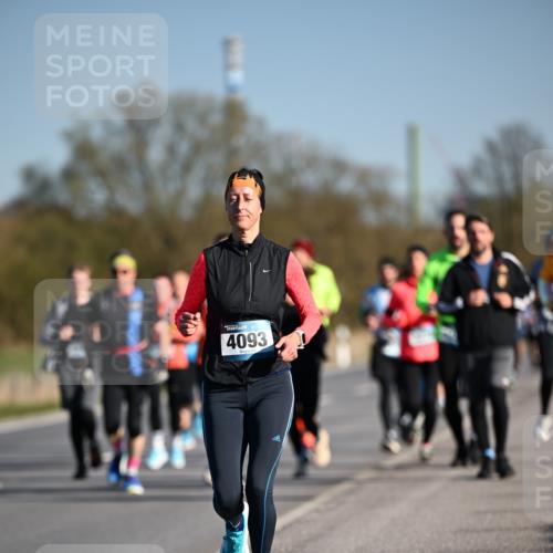 06.04.2025 - 44. Internationalen Wilhelmsburger Insellauf Dr. Thomas Lammeyer http://msf.ph/oto/7555712 06.04.2025 09:31:36 Laufen 4093 meine-sportfotos.de
