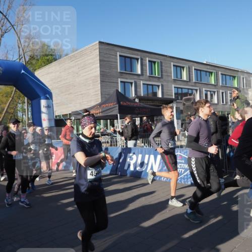 06.04.2025 - 44. Internationalen Wilhelmsburger Insellauf Luisa Fischer http://msf.ph/oto/7555716 06.04.2025 08:51:25 Ziel 0, 0, 1, 25, 4227, 4542, 3149, 45, 307 meine-sportfotos.de