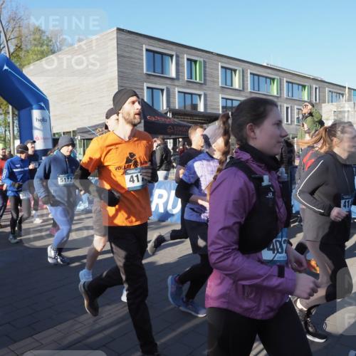 06.04.2025 - 44. Internationalen Wilhelmsburger Insellauf Luisa Fischer http://msf.ph/oto/7555721 06.04.2025 08:51:43 Ziel 52, 3275, 5172, 417, 414, 407 meine-sportfotos.de