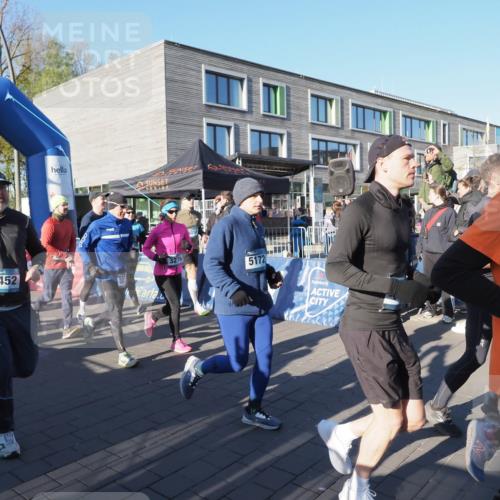 06.04.2025 - 44. Internationalen Wilhelmsburger Insellauf Luisa Fischer http://msf.ph/oto/7555729 06.04.2025 08:51:44 Ziel 4452, 3276, 3059, 5172 meine-sportfotos.de