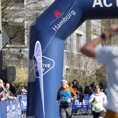 06.04.2025 - 44. Internationalen Wilhelmsburger Insellauf A. Gomolzig http://msf.ph/oto/7555730 06.04.2025 10:38:45 Ziel 3898, 4563, 5143 meine-sportfotos.de