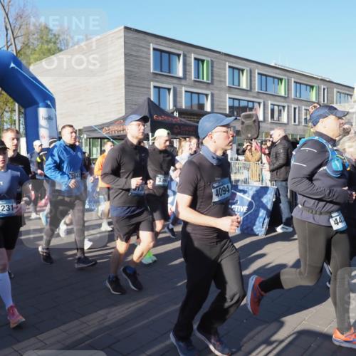 06.04.2025 - 44. Internationalen Wilhelmsburger Insellauf Luisa Fischer http://msf.ph/oto/7555748 06.04.2025 08:51:49 Ziel 19, 4030, 4231, 3047, 3390, 4094, 44 meine-sportfotos.de