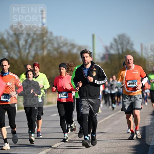 06.04.2025 - 44. Internationalen Wilhelmsburger Insellauf Dr. Thomas Lammeyer http://msf.ph/oto/7555751 06.04.2025 09:31:38 Laufen 4552, 3238, 4550 meine-sportfotos.de