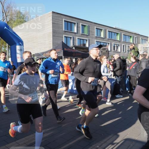 06.04.2025 - 44. Internationalen Wilhelmsburger Insellauf Luisa Fischer http://msf.ph/oto/7555752 06.04.2025 08:51:50 Ziel 10, 4030, 3902, 231, 3047, 313, 31, 4094 meine-sportfotos.de