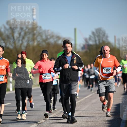 06.04.2025 - 44. Internationalen Wilhelmsburger Insellauf Dr. Thomas Lammeyer http://msf.ph/oto/7555759 06.04.2025 09:31:38 Laufen 52, 3238, 4550 meine-sportfotos.de
