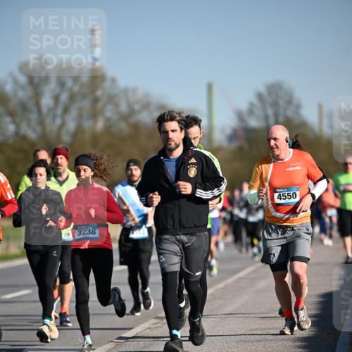 06.04.2025 - 44. Internationalen Wilhelmsburger Insellauf Dr. Thomas Lammeyer http://msf.ph/oto/7555763 06.04.2025 09:31:39 Laufen 3, 3238, 4550 meine-sportfotos.de