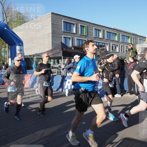 06.04.2025 - 44. Internationalen Wilhelmsburger Insellauf Luisa Fischer http://msf.ph/oto/7555764 06.04.2025 08:51:51 Ziel 3094, 1370, 3567, 3674, 44, 31 meine-sportfotos.de