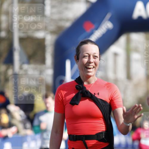06.04.2025 - 44. Internationalen Wilhelmsburger Insellauf A. Gomolzig http://msf.ph/oto/7555771 06.04.2025 10:37:49 Ziel 3197, 3206, 3496, 4226, 4470, 4579, 5051 meine-sportfotos.de