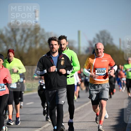06.04.2025 - 44. Internationalen Wilhelmsburger Insellauf Dr. Thomas Lammeyer http://msf.ph/oto/7555787 06.04.2025 09:31:40 Laufen 238, 4109, 4550 meine-sportfotos.de