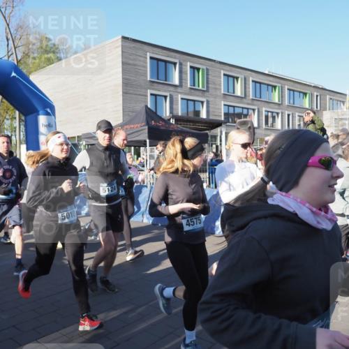 06.04.2025 - 44. Internationalen Wilhelmsburger Insellauf Luisa Fischer http://msf.ph/oto/7555793 06.04.2025 08:51:54 Ziel 54, 5010, 5124, 4575, 3 meine-sportfotos.de
