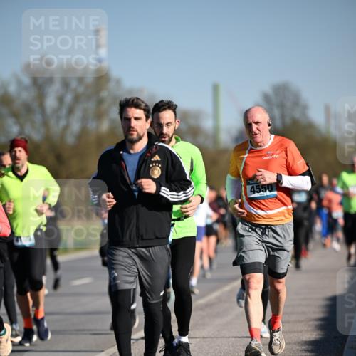 06.04.2025 - 44. Internationalen Wilhelmsburger Insellauf Dr. Thomas Lammeyer http://msf.ph/oto/7555794 06.04.2025 09:31:40 Laufen 4109, 4550 meine-sportfotos.de
