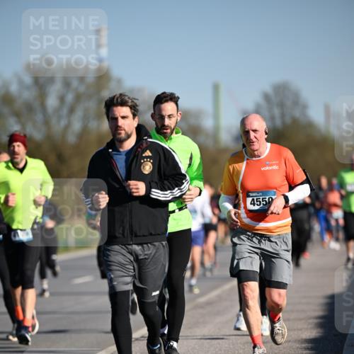 06.04.2025 - 44. Internationalen Wilhelmsburger Insellauf Dr. Thomas Lammeyer http://msf.ph/oto/7555797 06.04.2025 09:31:40 Laufen 4550 meine-sportfotos.de