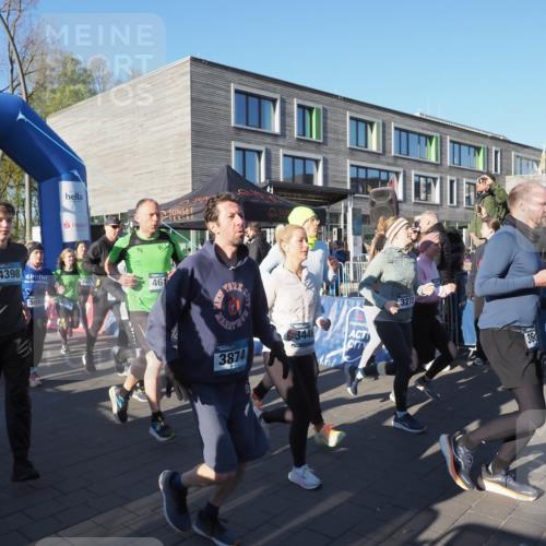 06.04.2025 - 44. Internationalen Wilhelmsburger Insellauf Luisa Fischer http://msf.ph/oto/7555801 06.04.2025 08:51:55 Ziel 41, 4398, 4, 461, 5091, 39, 3446, 3874, 3272, 36 meine-sportfotos.de