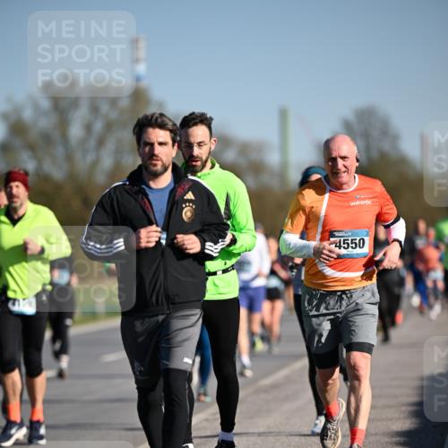 06.04.2025 - 44. Internationalen Wilhelmsburger Insellauf Dr. Thomas Lammeyer http://msf.ph/oto/7555804 06.04.2025 09:31:40 Laufen 4550 meine-sportfotos.de