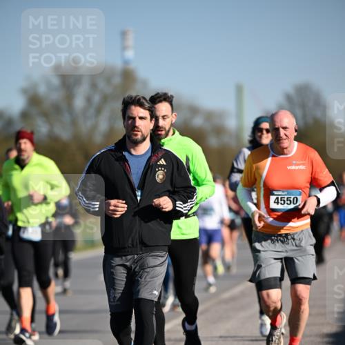 06.04.2025 - 44. Internationalen Wilhelmsburger Insellauf Dr. Thomas Lammeyer http://msf.ph/oto/7555807 06.04.2025 09:31:40 Laufen 4550 meine-sportfotos.de
