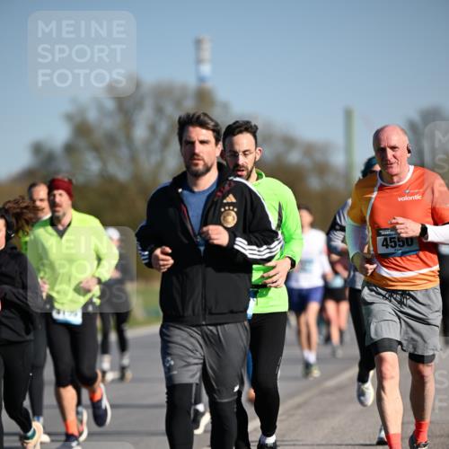 06.04.2025 - 44. Internationalen Wilhelmsburger Insellauf Dr. Thomas Lammeyer http://msf.ph/oto/7555811 06.04.2025 09:31:41 Laufen 4550 meine-sportfotos.de