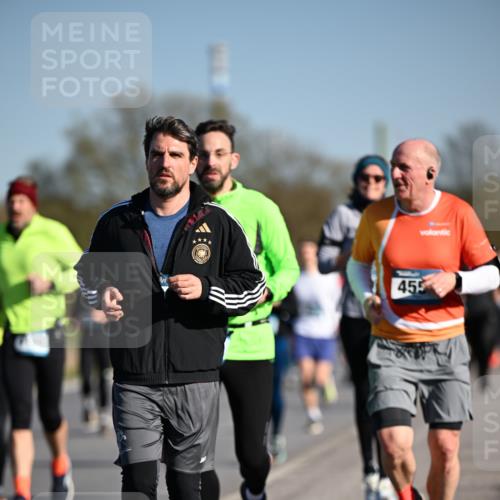 06.04.2025 - 44. Internationalen Wilhelmsburger Insellauf Dr. Thomas Lammeyer http://msf.ph/oto/7555814 06.04.2025 09:31:41 Laufen 455 meine-sportfotos.de